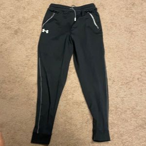 Under Armour size YL pants